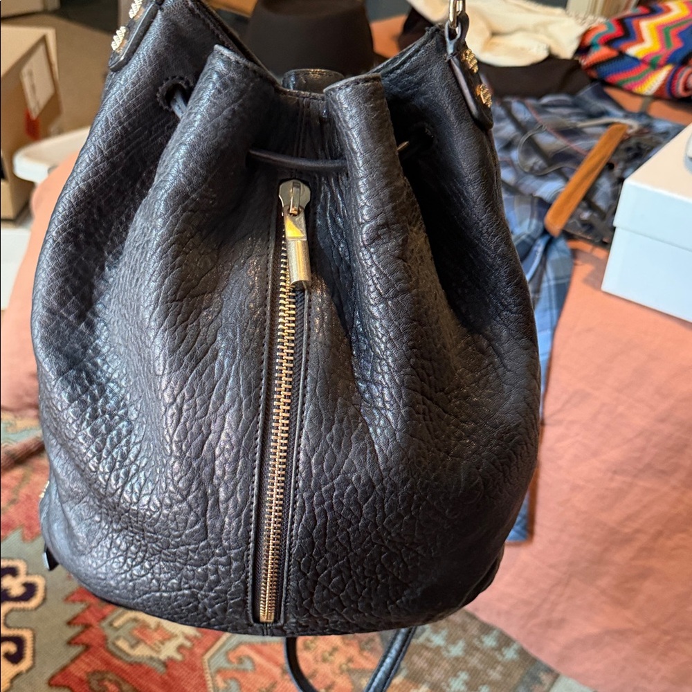 Elizabeth and James black leather purse